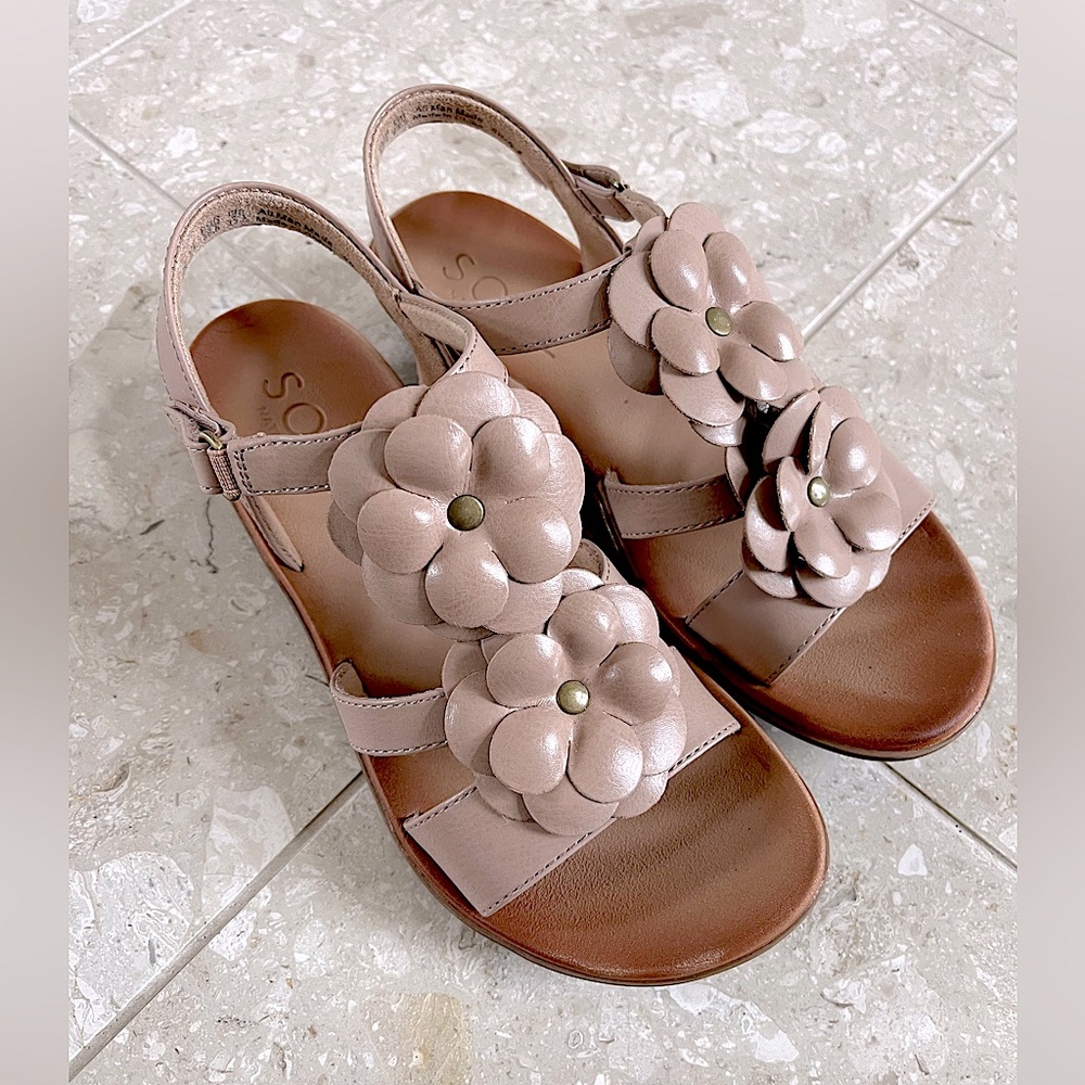 Naturalizer floral sandals